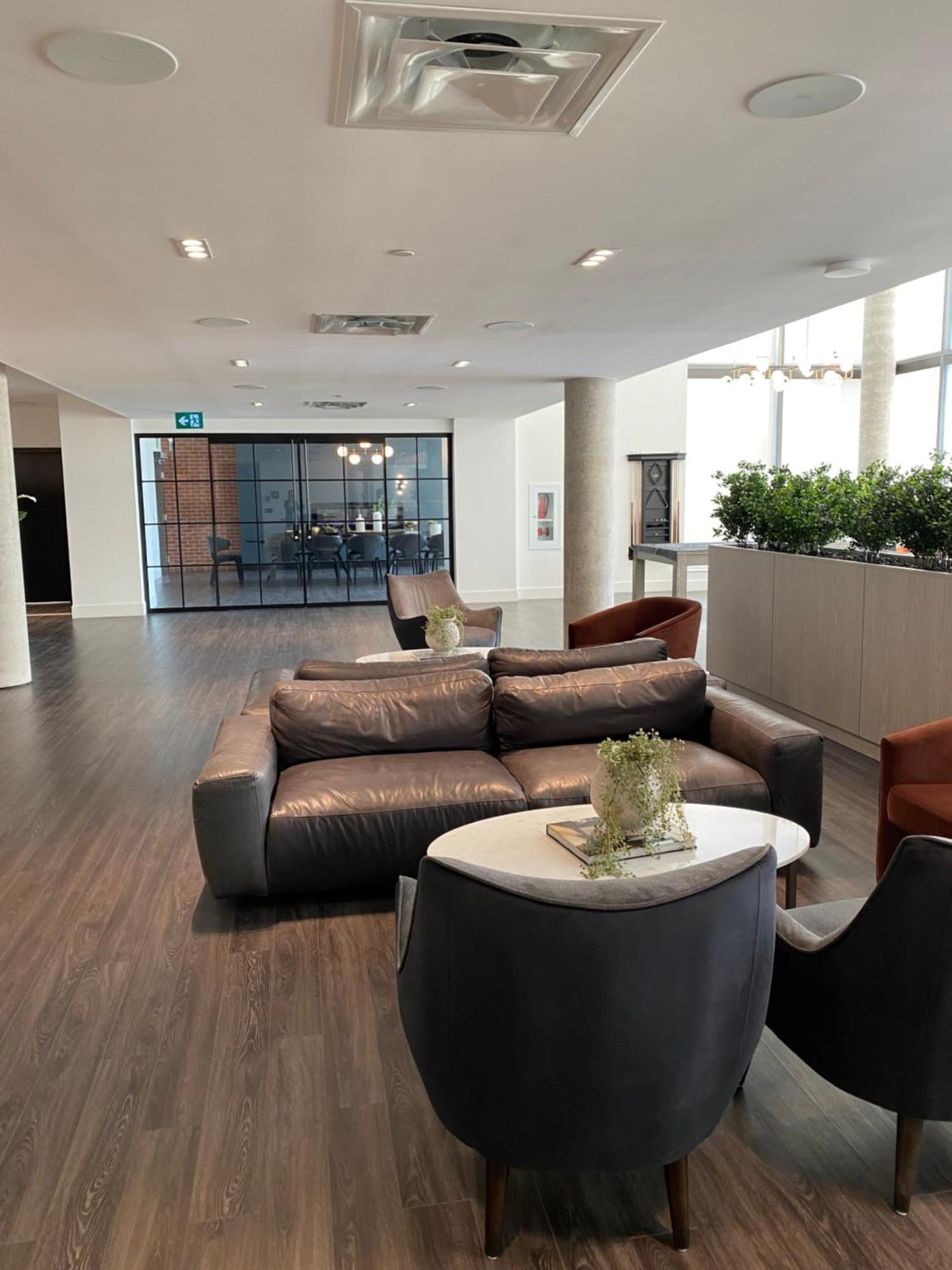 The Union B24 Aparthotel Kitchener Exterior photo